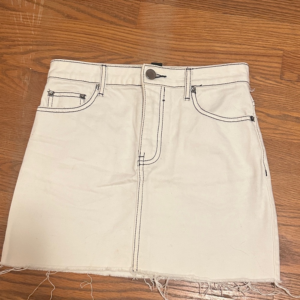 White denim skirt